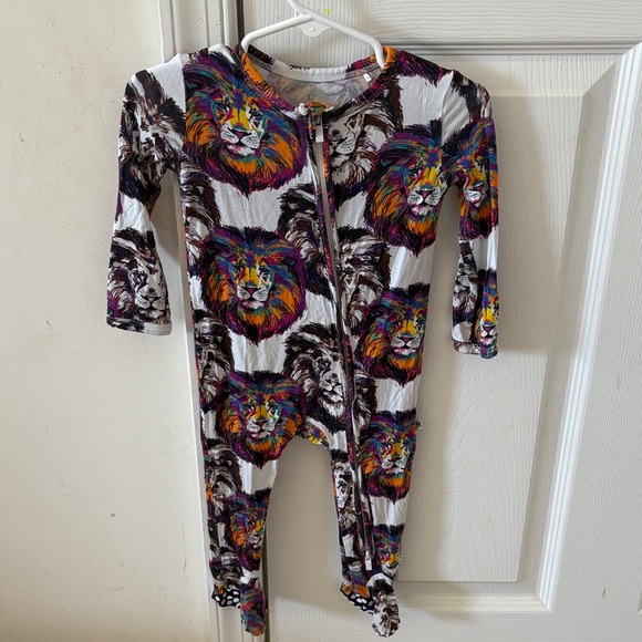 Bums and Roses Other - Bums & Roses Bamboo Lion Sleeper